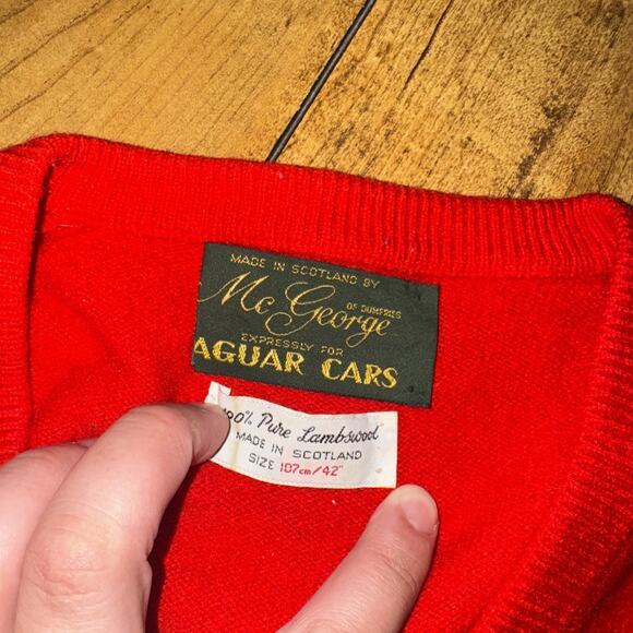 Vintage McGeorge of Dumfries Lambswool Sweater V Neck Red XL 22x25 Distressed - Picture 5 of 11